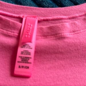 SKIMS cotton jersey tee -pink sugar